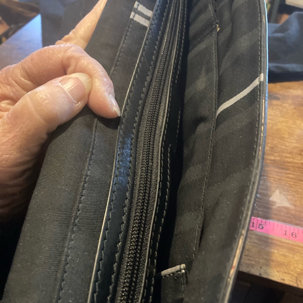 Hugo Boss Black Leather briefcase/laptop bag - Picture 7 of 10